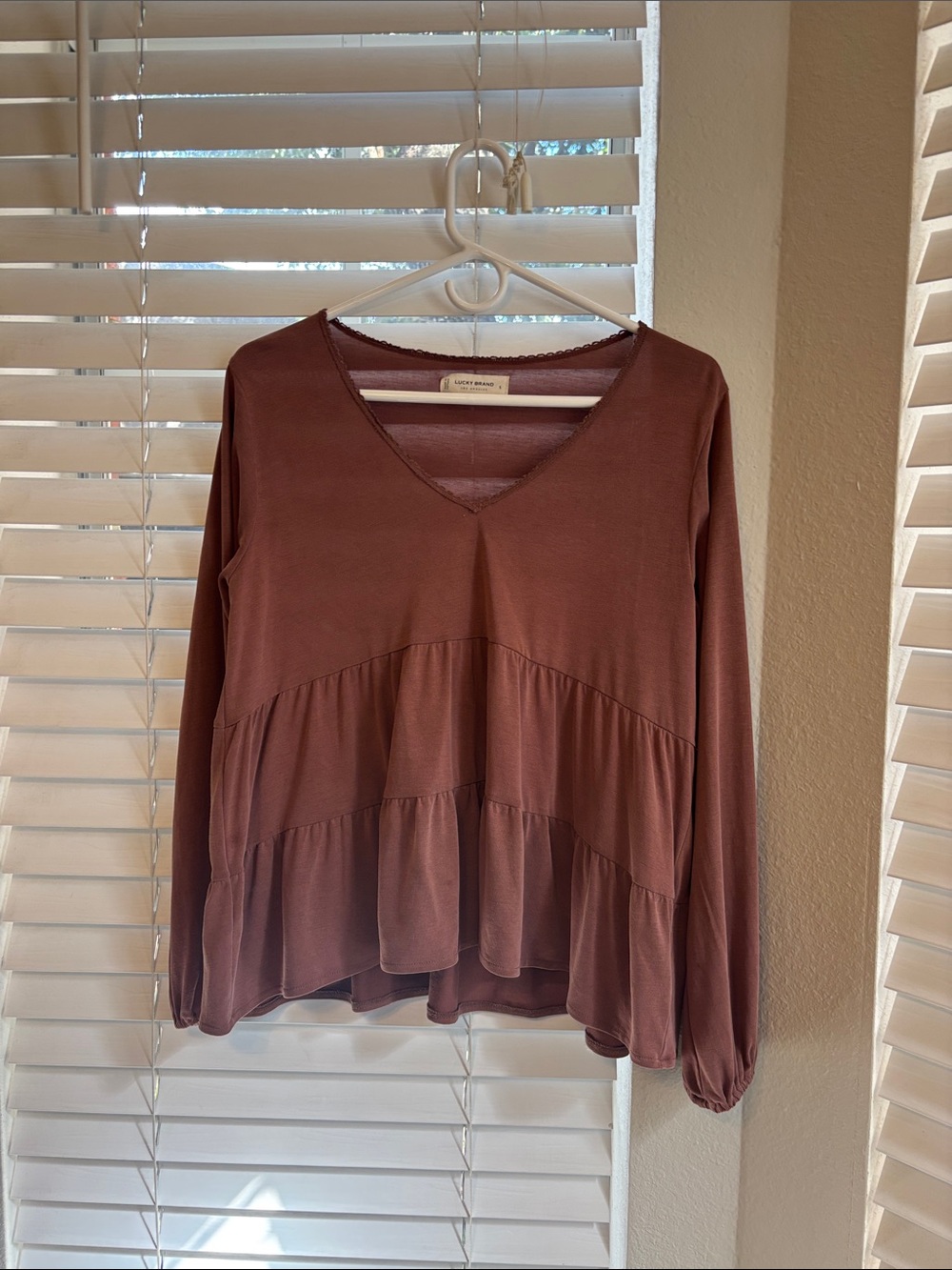 Lucky Brand Mauve-Brown Tiered V-Neck Long Sleeve Top